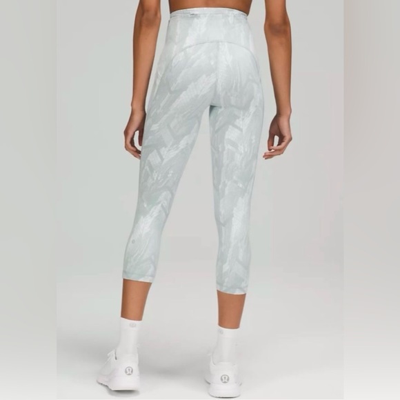 Lululemon legging - Swift speed high-rise crop 21” - Picture 2 of 9